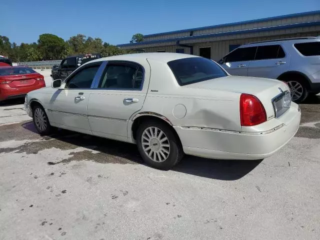 2005 Lincoln Town Car Signature