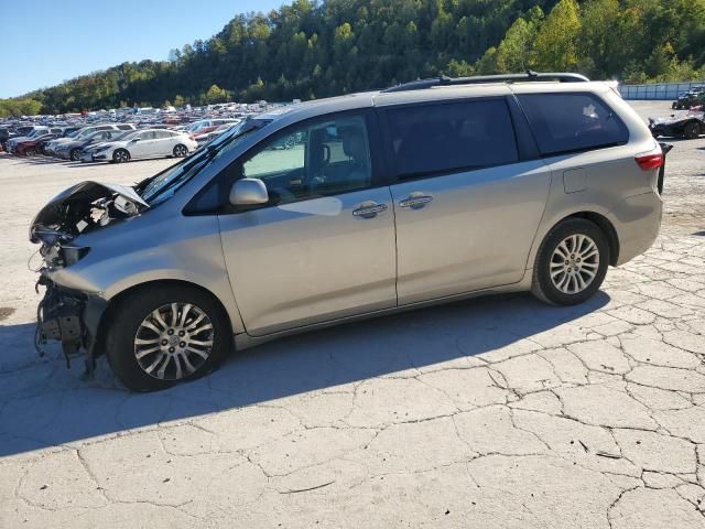 2017 Toyota Sienna XLE