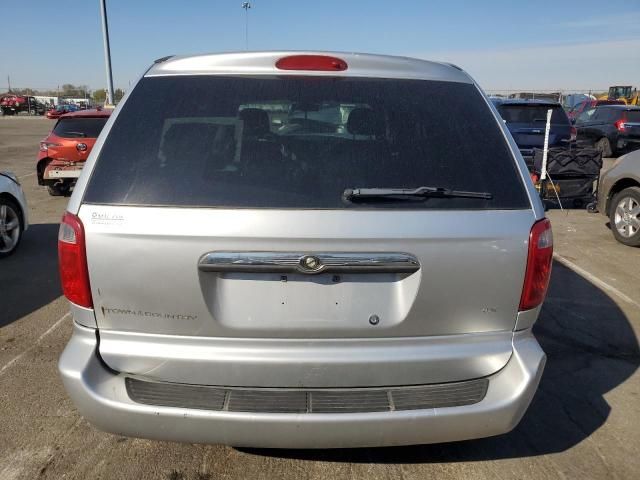 2003 Chrysler Town & Country LX