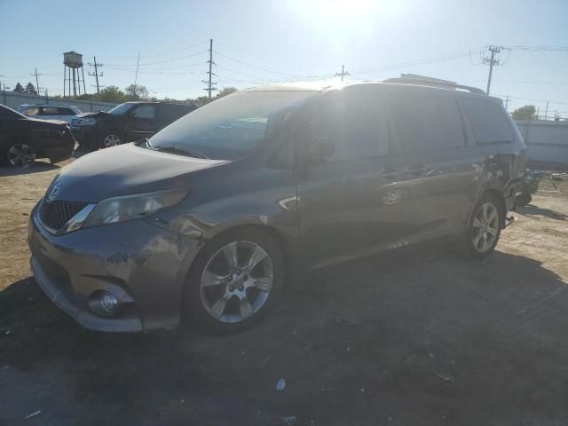 2012 Toyota Sienna Sport