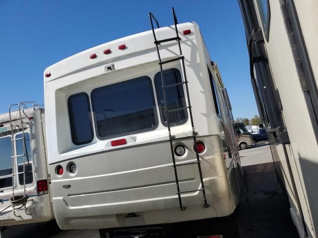 2005 Damon 2005 Workhorse Custom Chassis Motorhome Chassis W2