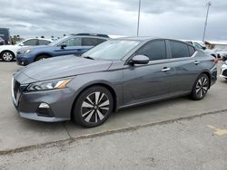 Carros dañados por inundaciones a la venta en subasta: 2021 Nissan Altima SV