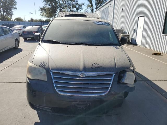 2009 Chrysler Town & Country LX