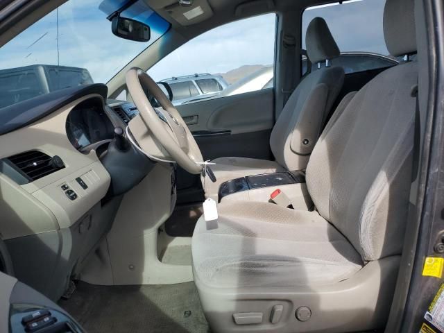 2013 Toyota Sienna LE