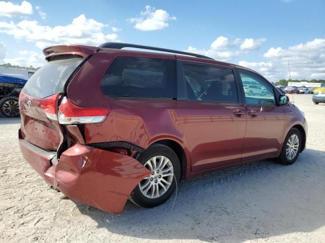 2012 Toyota Sienna XLE