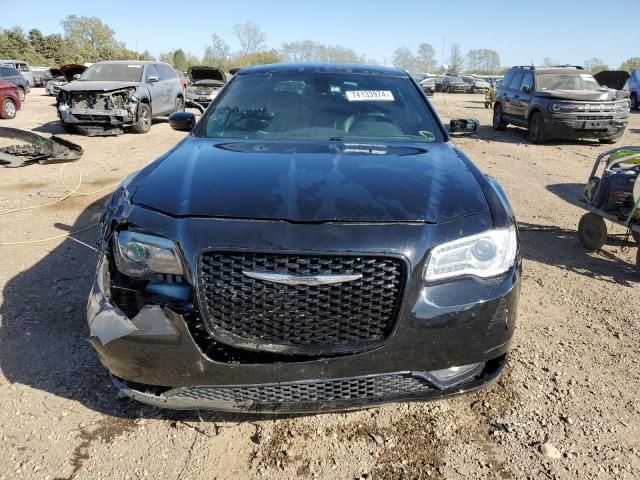 2016 Chrysler 300 S