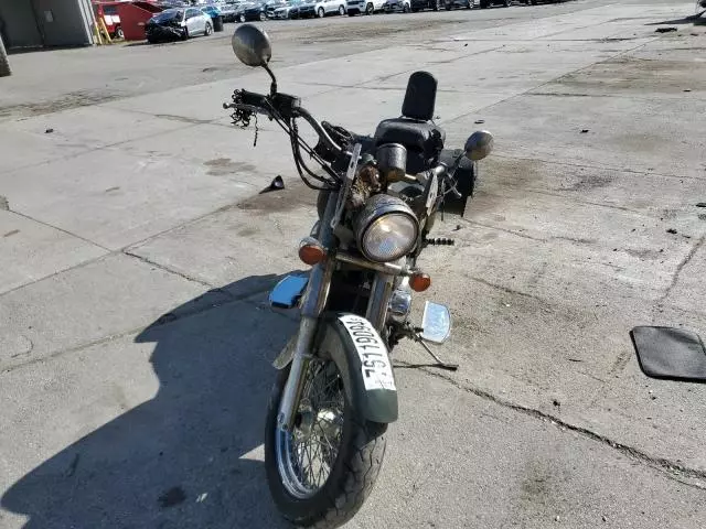 1999 Honda VT750 CD2