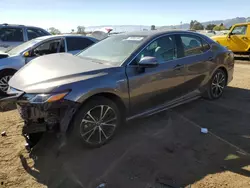 Carros salvage sin ofertas aún a la venta en subasta: 2019 Toyota Camry Hybrid