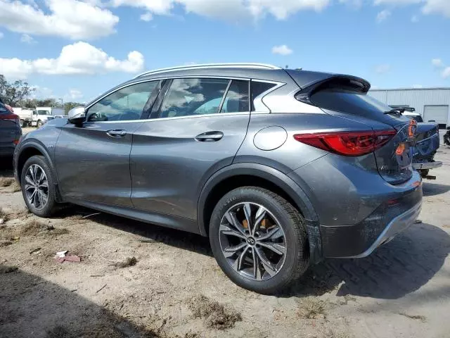 2017 Infiniti QX30 Base