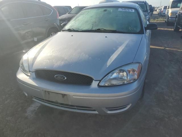 2005 Ford Taurus SE