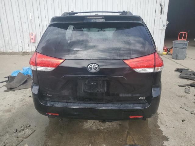 2013 Toyota Sienna XLE