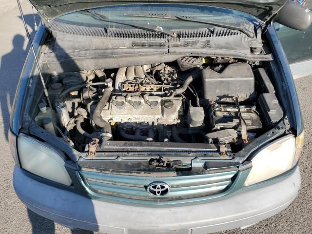 2002 Toyota Sienna LE