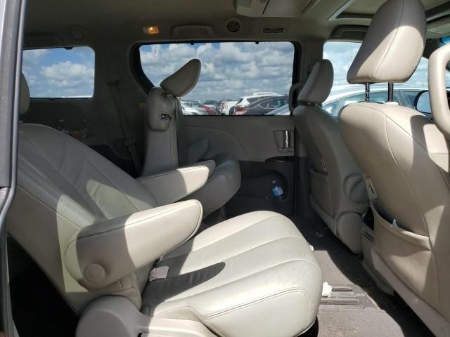 2012 Toyota Sienna XLE