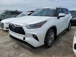 Lots with Bids for sale at auction: 2022 Toyota Highlander Platinum