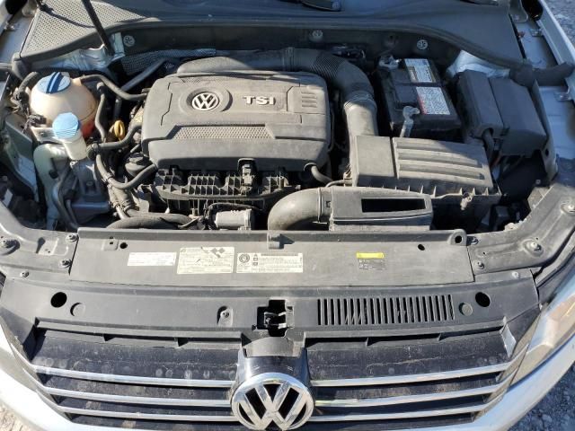 2015 Volkswagen Passat SE