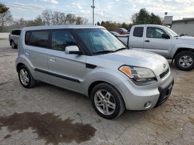 2010 KIA Soul +