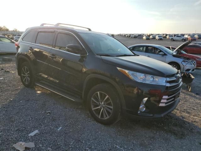 2017 Toyota Highlander SE