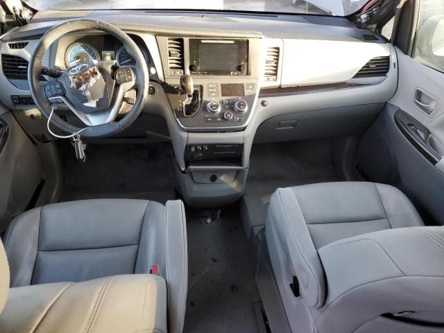 2017 Toyota Sienna XLE