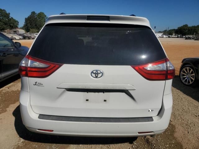 2015 Toyota Sienna LE