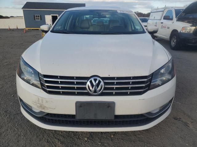 2013 Volkswagen Passat SEL