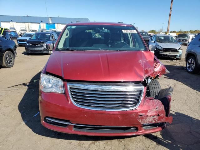 2014 Chrysler Town & Country Touring L