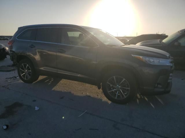 2019 Toyota Highlander SE