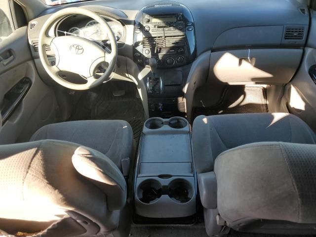 2004 Toyota Sienna CE