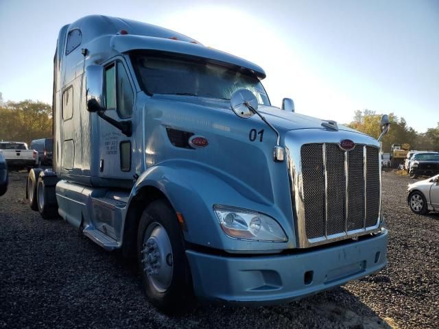 2012 Peterbilt 587