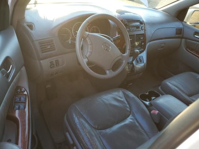 2005 Toyota Sienna XLE