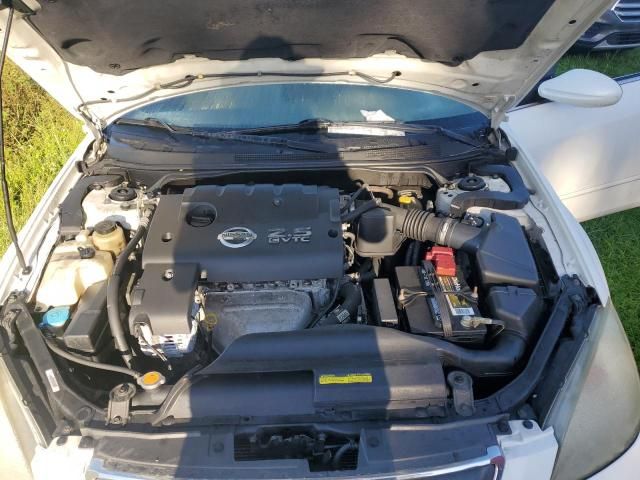 2004 Nissan Altima Base