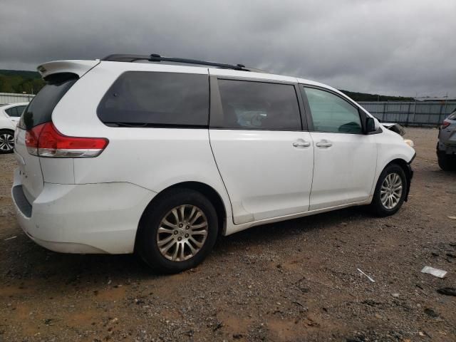 2011 Toyota Sienna XLE