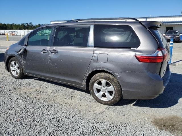 2017 Toyota Sienna LE