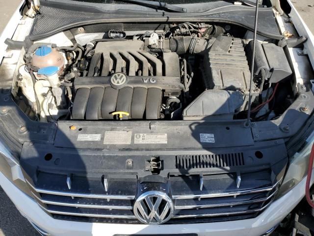 2013 Volkswagen Passat SEL