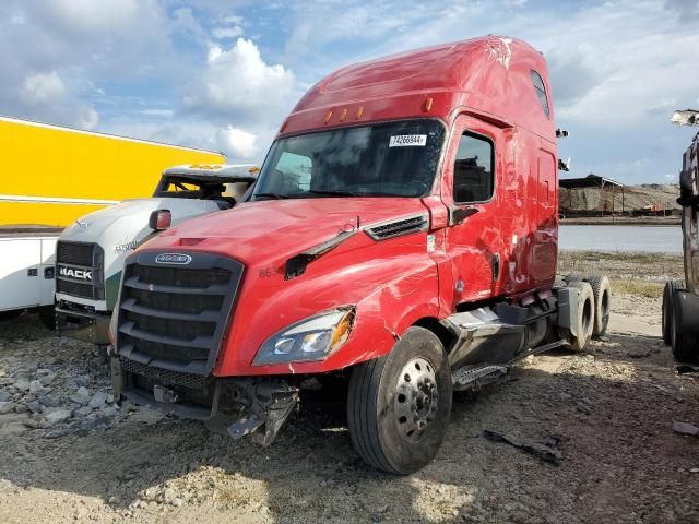 2020 Freightliner Cascadia 126