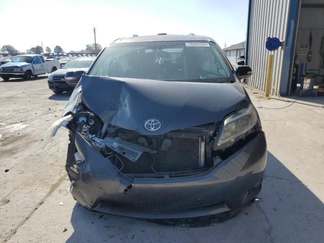 2016 Toyota Sienna XLE