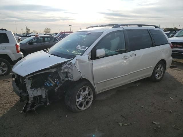 2005 Toyota Sienna XLE