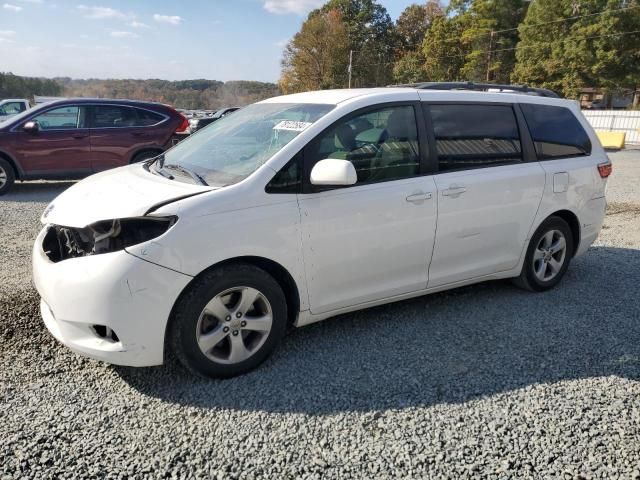 2015 Toyota Sienna LE