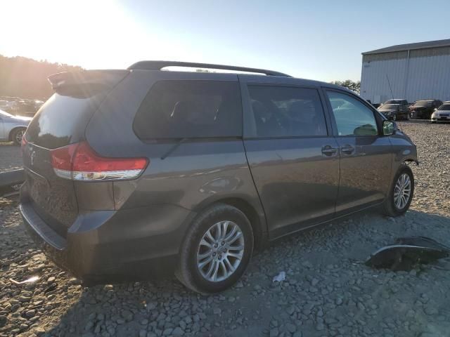 2011 Toyota Sienna XLE