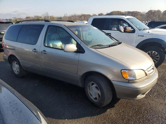 2002 Toyota Sienna LE