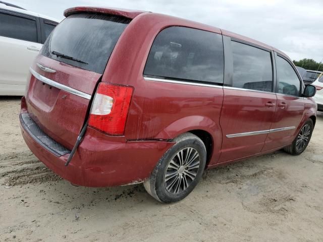 2014 Chrysler Town & Country S