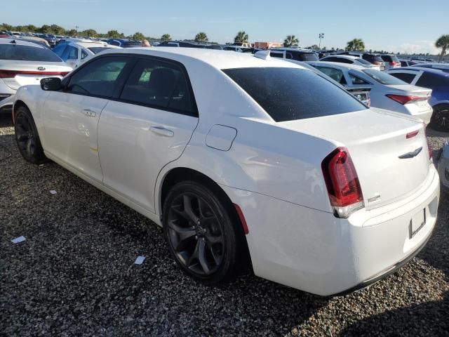 2020 Chrysler 300 Touring