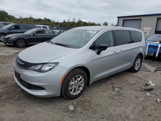 2024 Chrysler Voyager LX