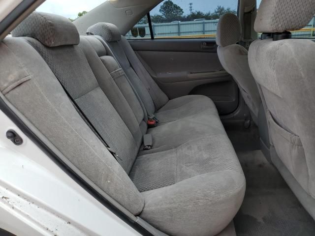 2004 Toyota Camry LE