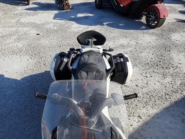 2013 Can-Am Spyder Roadster ST