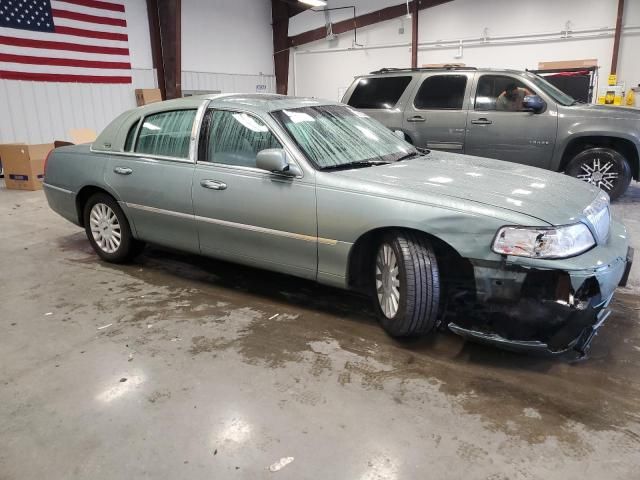 2005 Lincoln Town Car Signature Limited