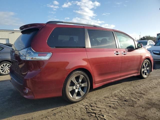 2015 Toyota Sienna Sport