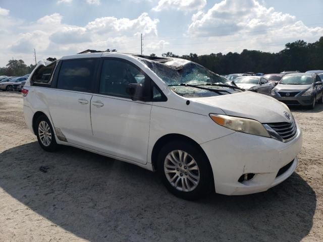 2013 Toyota Sienna XLE