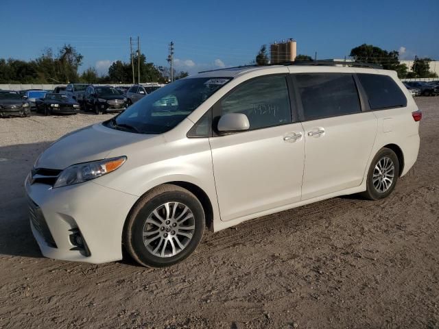 2020 Toyota Sienna XLE