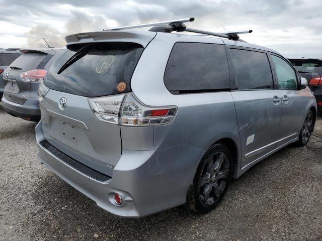 2016 Toyota Sienna SE