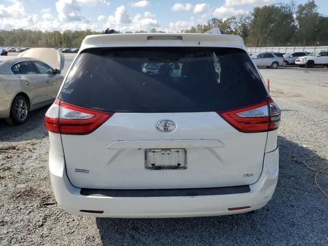 2015 Toyota Sienna XLE